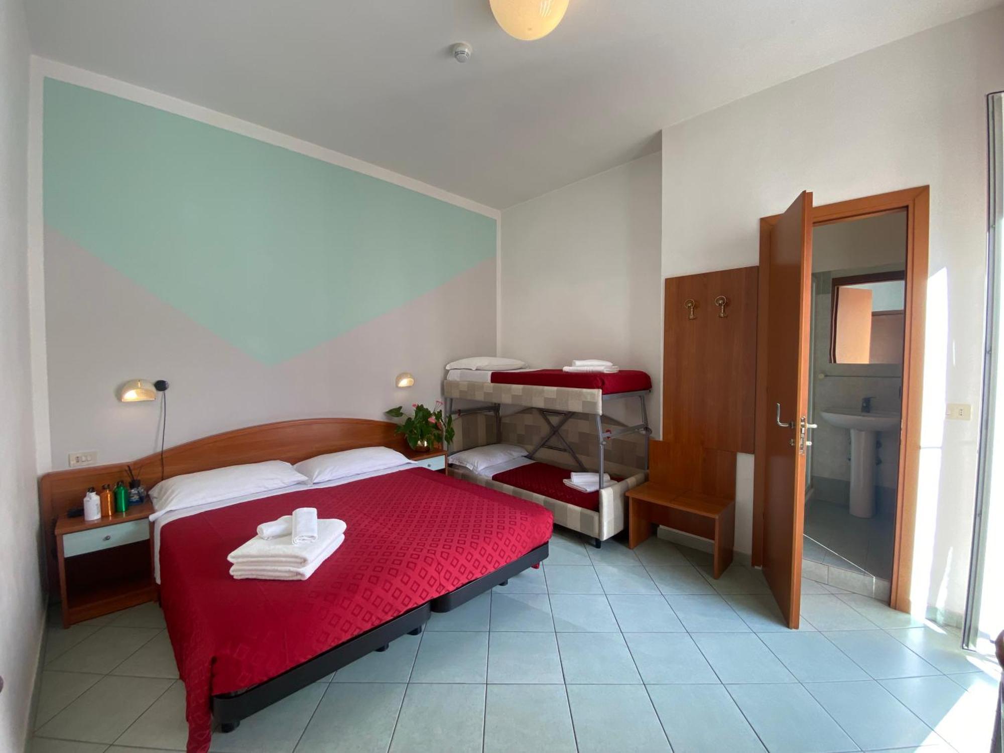 Hotel Villa Caterina Римини Екстериор снимка