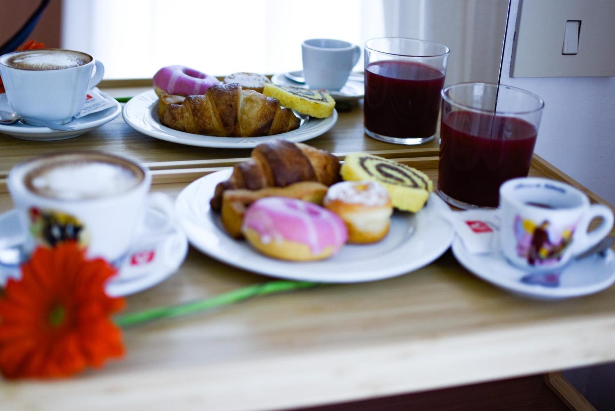 Hotel Villa Caterina Римини Екстериор снимка