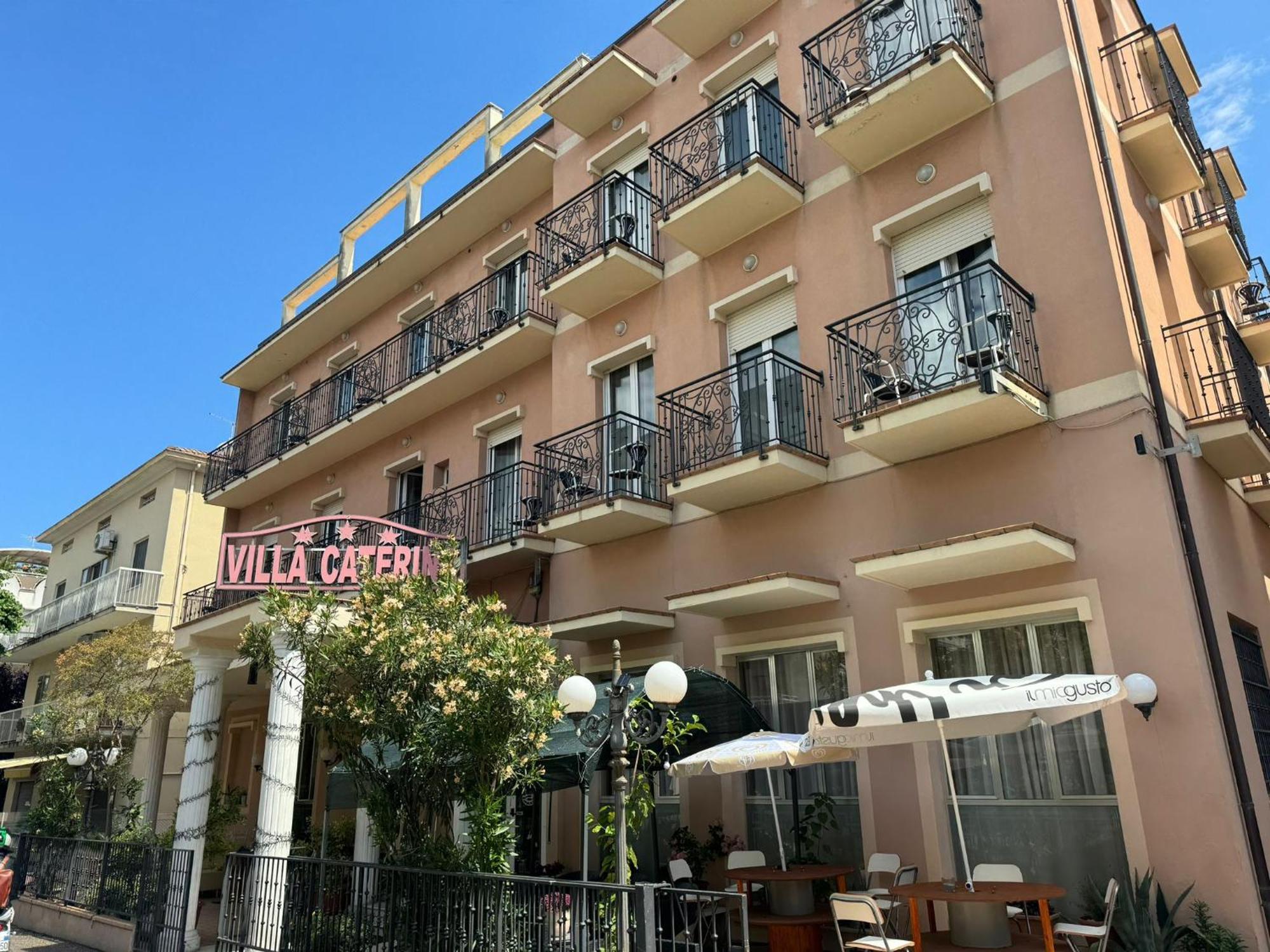 Hotel Villa Caterina Римини Екстериор снимка