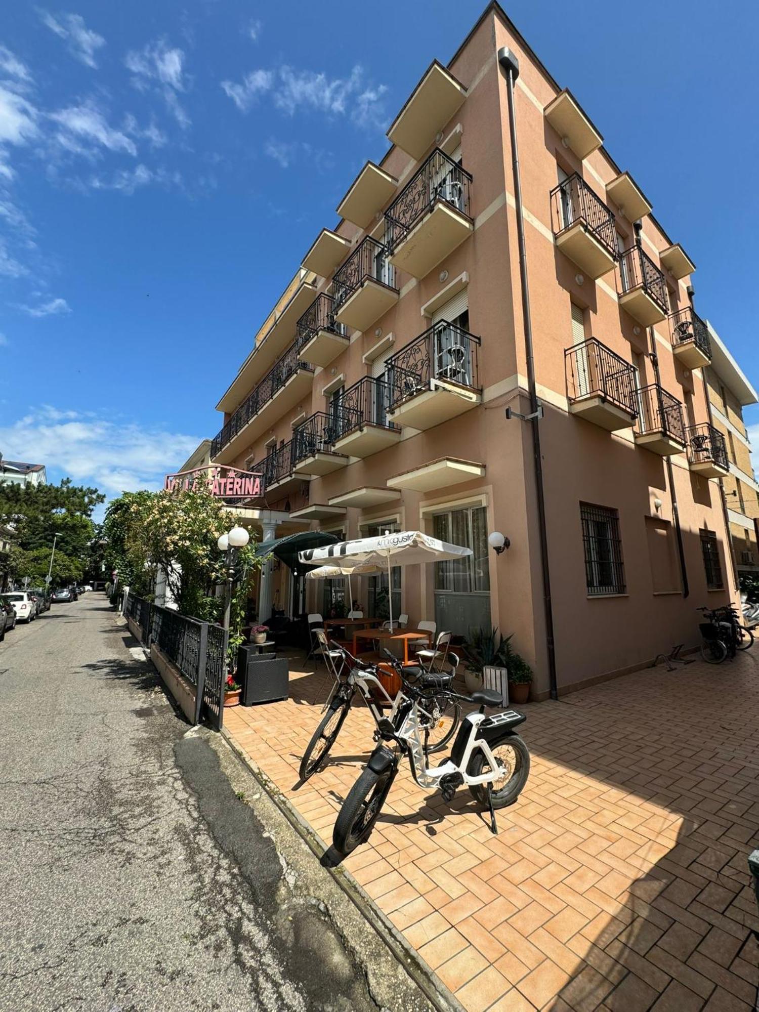 Hotel Villa Caterina Римини Екстериор снимка
