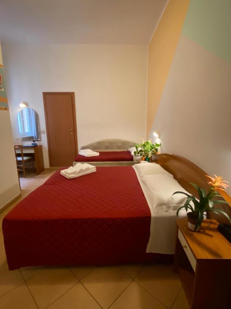 Hotel Villa Caterina Римини Екстериор снимка