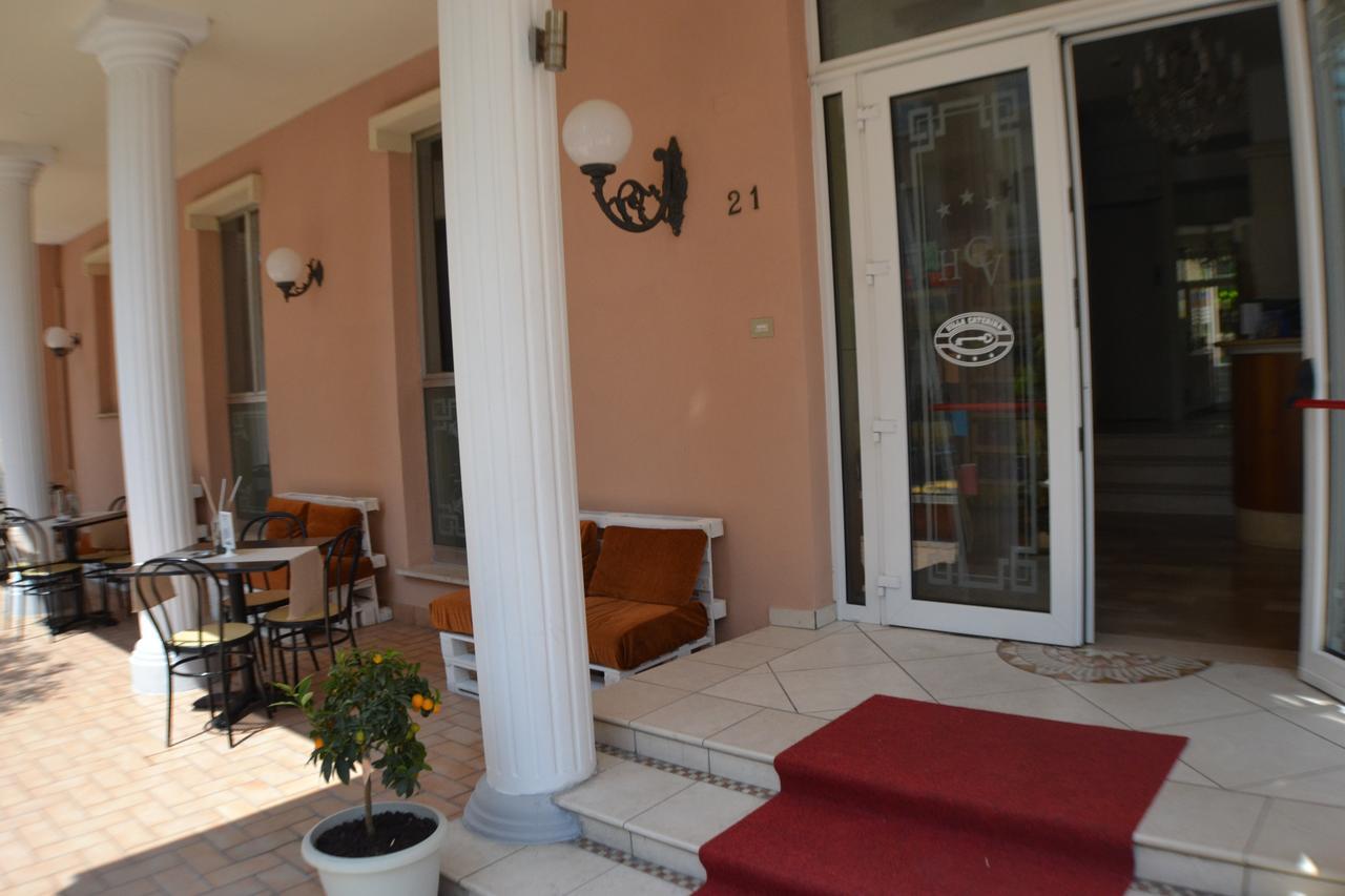 Hotel Villa Caterina Римини Екстериор снимка